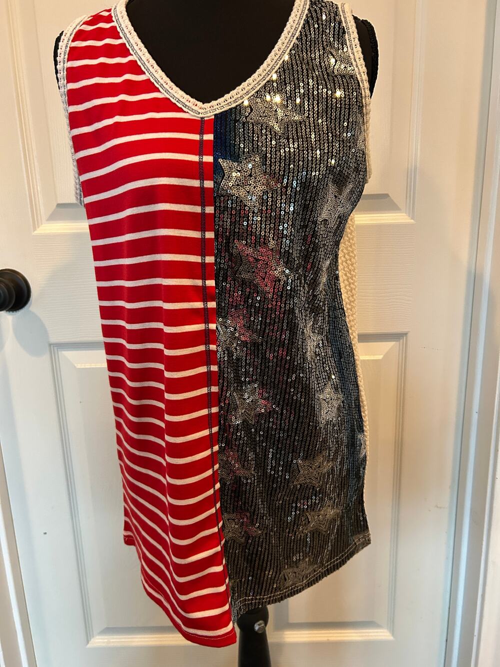 NWT Sunshine & Rodeos Patriotic Sequin Star Striped Tank Top Small July 4th USA
